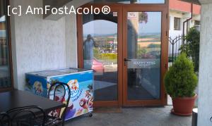 [P03] Intrarea la vila Happy Ring Guest Rooms din orașul Haskovo, Bulgaria.  » foto by traian.leuca †
 - 
<span class="allrVoted glyphicon glyphicon-heart hidden" id="av708176"></span>
<a class="m-l-10 hidden" id="sv708176" onclick="voting_Foto_DelVot(,708176,19875)" role="button">șterge vot <span class="glyphicon glyphicon-remove"></span></a>
<a id="v9708176" class=" c-red"  onclick="voting_Foto_SetVot(708176)" role="button"><span class="glyphicon glyphicon-heart-empty"></span> <b>LIKE</b> = Votează poza</a> <img class="hidden"  id="f708176W9" src="/imagini/loader.gif" border="0" /><span class="AjErrMes hidden" id="e708176ErM"></span>