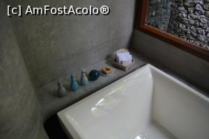 [P24] produse L'Occitane » foto by barbu minel
 - 
<span class="allrVoted glyphicon glyphicon-heart hidden" id="av711381"></span>
<a class="m-l-10 hidden" id="sv711381" onclick="voting_Foto_DelVot(,711381,19932)" role="button">șterge vot <span class="glyphicon glyphicon-remove"></span></a>
<a id="v9711381" class=" c-red"  onclick="voting_Foto_SetVot(711381)" role="button"><span class="glyphicon glyphicon-heart-empty"></span> <b>LIKE</b> = Votează poza</a> <img class="hidden"  id="f711381W9" src="/imagini/loader.gif" border="0" /><span class="AjErrMes hidden" id="e711381ErM"></span>