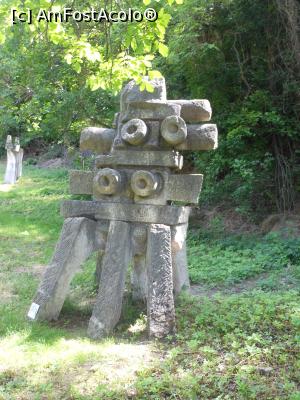 [P24] Tabara de sculptura Magura - Arta moderna. » foto by iulianic
 - 
<span class="allrVoted glyphicon glyphicon-heart hidden" id="av1325672"></span>
<a class="m-l-10 hidden" id="sv1325672" onclick="voting_Foto_DelVot(,1325672,19973)" role="button">șterge vot <span class="glyphicon glyphicon-remove"></span></a>
<a id="v91325672" class=" c-red"  onclick="voting_Foto_SetVot(1325672)" role="button"><span class="glyphicon glyphicon-heart-empty"></span> <b>LIKE</b> = Votează poza</a> <img class="hidden"  id="f1325672W9" src="/imagini/loader.gif" border="0" /><span class="AjErrMes hidden" id="e1325672ErM"></span>
