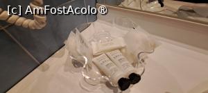 [P20] Hotel Re Enzo, în baie, consumabile » foto by irinad
 - 
<span class="allrVoted glyphicon glyphicon-heart hidden" id="av1519905"></span>
<a class="m-l-10 hidden" id="sv1519905" onclick="voting_Foto_DelVot(,1519905,19987)" role="button">șterge vot <span class="glyphicon glyphicon-remove"></span></a>
<a id="v91519905" class=" c-red"  onclick="voting_Foto_SetVot(1519905)" role="button"><span class="glyphicon glyphicon-heart-empty"></span> <b>LIKE</b> = Votează poza</a> <img class="hidden"  id="f1519905W9" src="/imagini/loader.gif" border="0" /><span class="AjErrMes hidden" id="e1519905ErM"></span>