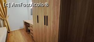 [P03] Hotel Re Enzo, dulap haine și birou » foto by irinad
 - 
<span class="allrVoted glyphicon glyphicon-heart hidden" id="av1519888"></span>
<a class="m-l-10 hidden" id="sv1519888" onclick="voting_Foto_DelVot(,1519888,19987)" role="button">șterge vot <span class="glyphicon glyphicon-remove"></span></a>
<a id="v91519888" class=" c-red"  onclick="voting_Foto_SetVot(1519888)" role="button"><span class="glyphicon glyphicon-heart-empty"></span> <b>LIKE</b> = Votează poza</a> <img class="hidden"  id="f1519888W9" src="/imagini/loader.gif" border="0" /><span class="AjErrMes hidden" id="e1519888ErM"></span>