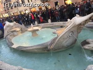 [P14] Fontana della Barcaccia din <b>Piazza di Spagna</b> » foto by Dan&Ema
 - 
<span class="allrVoted glyphicon glyphicon-heart hidden" id="av939112"></span>
<a class="m-l-10 hidden" id="sv939112" onclick="voting_Foto_DelVot(,939112,20021)" role="button">șterge vot <span class="glyphicon glyphicon-remove"></span></a>
<a id="v9939112" class=" c-red"  onclick="voting_Foto_SetVot(939112)" role="button"><span class="glyphicon glyphicon-heart-empty"></span> <b>LIKE</b> = Votează poza</a> <img class="hidden"  id="f939112W9" src="/imagini/loader.gif" border="0" /><span class="AjErrMes hidden" id="e939112ErM"></span>