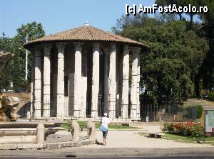 [P18] In arpopiere de Boca della Verita - Roma » foto by yuly68*
 - 
<span class="allrVoted glyphicon glyphicon-heart hidden" id="av387490"></span>
<a class="m-l-10 hidden" id="sv387490" onclick="voting_Foto_DelVot(,387490,20021)" role="button">șterge vot <span class="glyphicon glyphicon-remove"></span></a>
<a id="v9387490" class=" c-red"  onclick="voting_Foto_SetVot(387490)" role="button"><span class="glyphicon glyphicon-heart-empty"></span> <b>LIKE</b> = Votează poza</a> <img class="hidden"  id="f387490W9" src="/imagini/loader.gif" border="0" /><span class="AjErrMes hidden" id="e387490ErM"></span>