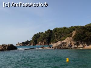 [P26] St&acirc;ncile de la Platja Santa Cristina, care desparte Cala Cristina de Cala Treumal. » foto by maryka
 - 
<span class="allrVoted glyphicon glyphicon-heart hidden" id="av1195286"></span>
<a class="m-l-10 hidden" id="sv1195286" onclick="voting_Foto_DelVot(,1195286,20055)" role="button">șterge vot <span class="glyphicon glyphicon-remove"></span></a>
<a id="v91195286" class=" c-red"  onclick="voting_Foto_SetVot(1195286)" role="button"><span class="glyphicon glyphicon-heart-empty"></span> <b>LIKE</b> = Votează poza</a> <img class="hidden"  id="f1195286W9" src="/imagini/loader.gif" border="0" /><span class="AjErrMes hidden" id="e1195286ErM"></span>