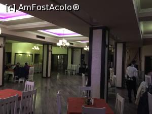 [P03] Interiorul larg si primitor al restaurantului Cattaleya » foto by Dan&Ema
 - 
<span class="allrVoted glyphicon glyphicon-heart hidden" id="av836662"></span>
<a class="m-l-10 hidden" id="sv836662" onclick="voting_Foto_DelVot(,836662,20077)" role="button">șterge vot <span class="glyphicon glyphicon-remove"></span></a>
<a id="v9836662" class=" c-red"  onclick="voting_Foto_SetVot(836662)" role="button"><span class="glyphicon glyphicon-heart-empty"></span> <b>LIKE</b> = Votează poza</a> <img class="hidden"  id="f836662W9" src="/imagini/loader.gif" border="0" /><span class="AjErrMes hidden" id="e836662ErM"></span>