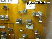 [P17] Vitrina cu minerale de hematit (forma minerală a oxidului feros) şi magnetit (forma minerală a oxidului feric) » foto by Costi
 - 
<span class="allrVoted glyphicon glyphicon-heart hidden" id="av37851"></span>
<a class="m-l-10 hidden" id="sv37851" onclick="voting_Foto_DelVot(,37851,20092)" role="button">șterge vot <span class="glyphicon glyphicon-remove"></span></a>
<a id="v937851" class=" c-red"  onclick="voting_Foto_SetVot(37851)" role="button"><span class="glyphicon glyphicon-heart-empty"></span> <b>LIKE</b> = Votează poza</a> <img class="hidden"  id="f37851W9" src="/imagini/loader.gif" border="0" /><span class="AjErrMes hidden" id="e37851ErM"></span>