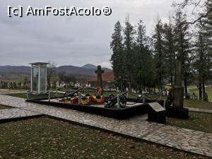 [P05] Mormântul lui Avram Iancu » foto by RossoNerro
 - 
<span class="allrVoted glyphicon glyphicon-heart hidden" id="av930211"></span>
<a class="m-l-10 hidden" id="sv930211" onclick="voting_Foto_DelVot(,930211,20095)" role="button">șterge vot <span class="glyphicon glyphicon-remove"></span></a>
<a id="v9930211" class=" c-red"  onclick="voting_Foto_SetVot(930211)" role="button"><span class="glyphicon glyphicon-heart-empty"></span> <b>LIKE</b> = Votează poza</a> <img class="hidden"  id="f930211W9" src="/imagini/loader.gif" border="0" /><span class="AjErrMes hidden" id="e930211ErM"></span>
