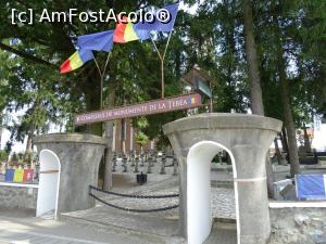 [P04] Intrare monumentală în ansamblul de la Țebea.  » foto by tata123 🔱
 - 
<span class="allrVoted glyphicon glyphicon-heart hidden" id="av1107140"></span>
<a class="m-l-10 hidden" id="sv1107140" onclick="voting_Foto_DelVot(,1107140,20095)" role="button">șterge vot <span class="glyphicon glyphicon-remove"></span></a>
<a id="v91107140" class=" c-red"  onclick="voting_Foto_SetVot(1107140)" role="button"><span class="glyphicon glyphicon-heart-empty"></span> <b>LIKE</b> = Votează poza</a> <img class="hidden"  id="f1107140W9" src="/imagini/loader.gif" border="0" /><span class="AjErrMes hidden" id="e1107140ErM"></span>
