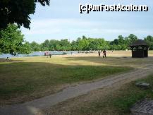 [P28] Kensington Gardens - Round pond. » foto by Dragoș_MD
 - 
<span class="allrVoted glyphicon glyphicon-heart hidden" id="av207917"></span>
<a class="m-l-10 hidden" id="sv207917" onclick="voting_Foto_DelVot(,207917,20168)" role="button">șterge vot <span class="glyphicon glyphicon-remove"></span></a>
<a id="v9207917" class=" c-red"  onclick="voting_Foto_SetVot(207917)" role="button"><span class="glyphicon glyphicon-heart-empty"></span> <b>LIKE</b> = Votează poza</a> <img class="hidden"  id="f207917W9" src="/imagini/loader.gif" border="0" /><span class="AjErrMes hidden" id="e207917ErM"></span>