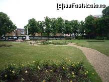 [P84] Ilford War Memorial Gardens » foto by Dragoș_MD
 - 
<span class="allrVoted glyphicon glyphicon-heart hidden" id="av208017"></span>
<a class="m-l-10 hidden" id="sv208017" onclick="voting_Foto_DelVot(,208017,20168)" role="button">șterge vot <span class="glyphicon glyphicon-remove"></span></a>
<a id="v9208017" class=" c-red"  onclick="voting_Foto_SetVot(208017)" role="button"><span class="glyphicon glyphicon-heart-empty"></span> <b>LIKE</b> = Votează poza</a> <img class="hidden"  id="f208017W9" src="/imagini/loader.gif" border="0" /><span class="AjErrMes hidden" id="e208017ErM"></span>