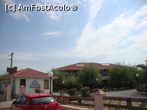[P02] Am ajuns la pensiunea Laguna albastră din Murighiol; vom servi masa de prânz la acest restaurant. » foto by Floryn81
 - 
<span class="allrVoted glyphicon glyphicon-heart hidden" id="av790421"></span>
<a class="m-l-10 hidden" id="sv790421" onclick="voting_Foto_DelVot(,790421,20205)" role="button">șterge vot <span class="glyphicon glyphicon-remove"></span></a>
<a id="v9790421" class=" c-red"  onclick="voting_Foto_SetVot(790421)" role="button"><span class="glyphicon glyphicon-heart-empty"></span> <b>LIKE</b> = Votează poza</a> <img class="hidden"  id="f790421W9" src="/imagini/loader.gif" border="0" /><span class="AjErrMes hidden" id="e790421ErM"></span>