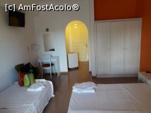 [P01] camera hotel Porto Marina » foto by miki68
 - 
<span class="allrVoted glyphicon glyphicon-heart hidden" id="av1000776"></span>
<a class="m-l-10 hidden" id="sv1000776" onclick="voting_Foto_DelVot(,1000776,20327)" role="button">șterge vot <span class="glyphicon glyphicon-remove"></span></a>
<a id="v91000776" class=" c-red"  onclick="voting_Foto_SetVot(1000776)" role="button"><span class="glyphicon glyphicon-heart-empty"></span> <b>LIKE</b> = Votează poza</a> <img class="hidden"  id="f1000776W9" src="/imagini/loader.gif" border="0" /><span class="AjErrMes hidden" id="e1000776ErM"></span>