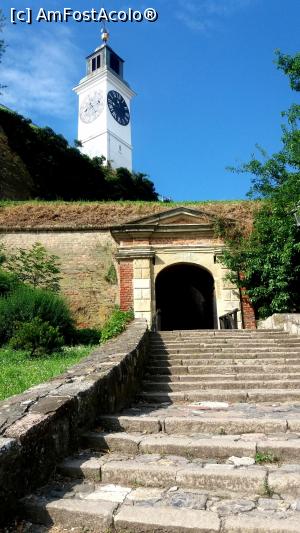 [P02] Turnul cu Ceas, Cetatea Petrovaradin » foto by noi doi
 - 
<span class="allrVoted glyphicon glyphicon-heart hidden" id="av745613"></span>
<a class="m-l-10 hidden" id="sv745613" onclick="voting_Foto_DelVot(,745613,20351)" role="button">șterge vot <span class="glyphicon glyphicon-remove"></span></a>
<a id="v9745613" class=" c-red"  onclick="voting_Foto_SetVot(745613)" role="button"><span class="glyphicon glyphicon-heart-empty"></span> <b>LIKE</b> = Votează poza</a> <img class="hidden"  id="f745613W9" src="/imagini/loader.gif" border="0" /><span class="AjErrMes hidden" id="e745613ErM"></span>