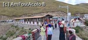 [P18] Punct de belvedere pe drumul de munte, intre Lhasa si Shigatse. » foto by iulianic
 - 
<span class="allrVoted glyphicon glyphicon-heart hidden" id="av1499899"></span>
<a class="m-l-10 hidden" id="sv1499899" onclick="voting_Foto_DelVot(,1499899,20352)" role="button">șterge vot <span class="glyphicon glyphicon-remove"></span></a>
<a id="v91499899" class=" c-red"  onclick="voting_Foto_SetVot(1499899)" role="button"><span class="glyphicon glyphicon-heart-empty"></span> <b>LIKE</b> = Votează poza</a> <img class="hidden"  id="f1499899W9" src="/imagini/loader.gif" border="0" /><span class="AjErrMes hidden" id="e1499899ErM"></span>