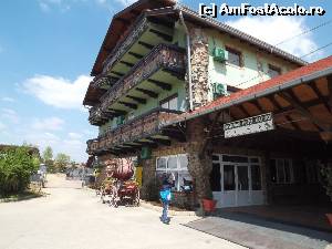 [P07] Restaurant Dunav, Sremski Karlovci - vedere generală » foto by Dragoș_MD
 - 
<span class="allrVoted glyphicon glyphicon-heart hidden" id="av613635"></span>
<a class="m-l-10 hidden" id="sv613635" onclick="voting_Foto_DelVot(,613635,20355)" role="button">șterge vot <span class="glyphicon glyphicon-remove"></span></a>
<a id="v9613635" class=" c-red"  onclick="voting_Foto_SetVot(613635)" role="button"><span class="glyphicon glyphicon-heart-empty"></span> <b>LIKE</b> = Votează poza</a> <img class="hidden"  id="f613635W9" src="/imagini/loader.gif" border="0" /><span class="AjErrMes hidden" id="e613635ErM"></span>