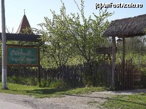 [P84] Majkin salaš, Palić - poarta » foto by Dragoș_MD
 - 
<span class="allrVoted glyphicon glyphicon-heart hidden" id="av613877"></span>
<a class="m-l-10 hidden" id="sv613877" onclick="voting_Foto_DelVot(,613877,20355)" role="button">șterge vot <span class="glyphicon glyphicon-remove"></span></a>
<a id="v9613877" class=" c-red"  onclick="voting_Foto_SetVot(613877)" role="button"><span class="glyphicon glyphicon-heart-empty"></span> <b>LIKE</b> = Votează poza</a> <img class="hidden"  id="f613877W9" src="/imagini/loader.gif" border="0" /><span class="AjErrMes hidden" id="e613877ErM"></span>