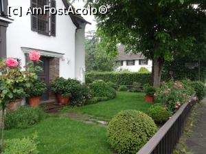 [P17] Alta casa de langa hotel. Parca ar fi sat de vacanta.  » foto by fanespoitorul
 - 
<span class="allrVoted glyphicon glyphicon-heart hidden" id="av746126"></span>
<a class="m-l-10 hidden" id="sv746126" onclick="voting_Foto_DelVot(,746126,20363)" role="button">șterge vot <span class="glyphicon glyphicon-remove"></span></a>
<a id="v9746126" class=" c-red"  onclick="voting_Foto_SetVot(746126)" role="button"><span class="glyphicon glyphicon-heart-empty"></span> <b>LIKE</b> = Votează poza</a> <img class="hidden"  id="f746126W9" src="/imagini/loader.gif" border="0" /><span class="AjErrMes hidden" id="e746126ErM"></span>