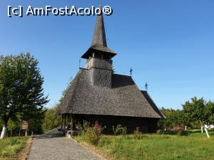 [P08] <strong>Biserica din Lechinta</strong>, datand de la inceputul secolului al XVII-lea, singura de lemn din zona, care s-a pastrat. Biserica e compusa din pridvor, pronaos, naos si altar. Accesul in turn se realizeaza cu ajutorul unei scari aflata in coltul pridvorului. » foto by geani anto
 - 
<span class="allrVoted glyphicon glyphicon-heart hidden" id="av1204044"></span>
<a class="m-l-10 hidden" id="sv1204044" onclick="voting_Foto_DelVot(,1204044,20391)" role="button">șterge vot <span class="glyphicon glyphicon-remove"></span></a>
<a id="v91204044" class=" c-red"  onclick="voting_Foto_SetVot(1204044)" role="button"><span class="glyphicon glyphicon-heart-empty"></span> <b>LIKE</b> = Votează poza</a> <img class="hidden"  id="f1204044W9" src="/imagini/loader.gif" border="0" /><span class="AjErrMes hidden" id="e1204044ErM"></span>
