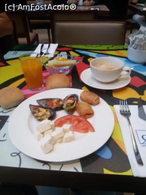 [P31] Hotel Paseo del Arte - câteva poze „furate” cu mobilul la micul dejun » foto by Dragoș_MD
 - 
<span class="allrVoted glyphicon glyphicon-heart hidden" id="av749625"></span>
<a class="m-l-10 hidden" id="sv749625" onclick="voting_Foto_DelVot(,749625,20398)" role="button">șterge vot <span class="glyphicon glyphicon-remove"></span></a>
<a id="v9749625" class=" c-red"  onclick="voting_Foto_SetVot(749625)" role="button"><span class="glyphicon glyphicon-heart-empty"></span> <b>LIKE</b> = Votează poza</a> <img class="hidden"  id="f749625W9" src="/imagini/loader.gif" border="0" /><span class="AjErrMes hidden" id="e749625ErM"></span>