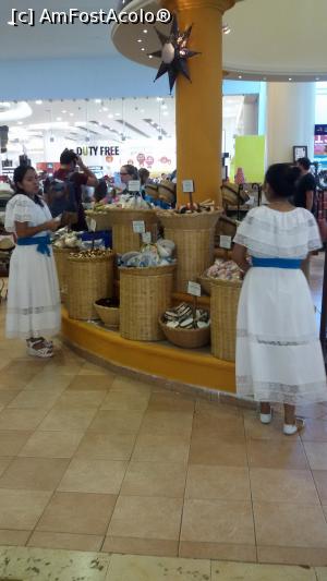 [P31] in aeroportul din cancun » foto by MoniQ69
 - 
<span class="allrVoted glyphicon glyphicon-heart hidden" id="av757058"></span>
<a class="m-l-10 hidden" id="sv757058" onclick="voting_Foto_DelVot(,757058,20509)" role="button">șterge vot <span class="glyphicon glyphicon-remove"></span></a>
<a id="v9757058" class=" c-red"  onclick="voting_Foto_SetVot(757058)" role="button"><span class="glyphicon glyphicon-heart-empty"></span> <b>LIKE</b> = Votează poza</a> <img class="hidden"  id="f757058W9" src="/imagini/loader.gif" border="0" /><span class="AjErrMes hidden" id="e757058ErM"></span>