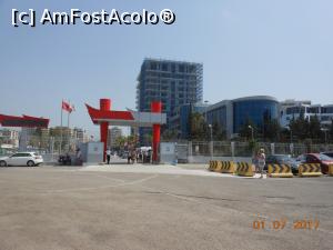 [P10] Vlorë - Ieșirea din port, pe aceeași poartă.  » foto by iulianic
 - 
<span class="allrVoted glyphicon glyphicon-heart hidden" id="av888832"></span>
<a class="m-l-10 hidden" id="sv888832" onclick="voting_Foto_DelVot(,888832,20606)" role="button">șterge vot <span class="glyphicon glyphicon-remove"></span></a>
<a id="v9888832" class=" c-red"  onclick="voting_Foto_SetVot(888832)" role="button"><span class="glyphicon glyphicon-heart-empty"></span> <b>LIKE</b> = Votează poza</a> <img class="hidden"  id="f888832W9" src="/imagini/loader.gif" border="0" /><span class="AjErrMes hidden" id="e888832ErM"></span>