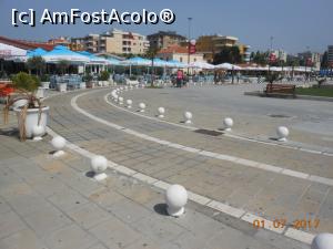 [P12] Vlorë - Zona de promenadă de lângă port.  » foto by iulianic
 - 
<span class="allrVoted glyphicon glyphicon-heart hidden" id="av888835"></span>
<a class="m-l-10 hidden" id="sv888835" onclick="voting_Foto_DelVot(,888835,20606)" role="button">șterge vot <span class="glyphicon glyphicon-remove"></span></a>
<a id="v9888835" class=" c-red"  onclick="voting_Foto_SetVot(888835)" role="button"><span class="glyphicon glyphicon-heart-empty"></span> <b>LIKE</b> = Votează poza</a> <img class="hidden"  id="f888835W9" src="/imagini/loader.gif" border="0" /><span class="AjErrMes hidden" id="e888835ErM"></span>