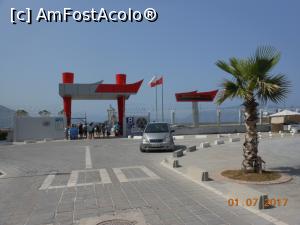 [P05] Vlorë - Intrarea în port are forma de barcă.  » foto by iulianic
 - 
<span class="allrVoted glyphicon glyphicon-heart hidden" id="av888825"></span>
<a class="m-l-10 hidden" id="sv888825" onclick="voting_Foto_DelVot(,888825,20606)" role="button">șterge vot <span class="glyphicon glyphicon-remove"></span></a>
<a id="v9888825" class=" c-red"  onclick="voting_Foto_SetVot(888825)" role="button"><span class="glyphicon glyphicon-heart-empty"></span> <b>LIKE</b> = Votează poza</a> <img class="hidden"  id="f888825W9" src="/imagini/loader.gif" border="0" /><span class="AjErrMes hidden" id="e888825ErM"></span>