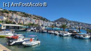 [P13] Sarande, o alta destinatie populara pentru vacantele la mare in Albania are plaja impartita pe mai multe segmente, de la zone amenajate cu sezlonguri si umbrele, cu terase si restaurante, la zone de plaja libera unde-ti poti aseza linistit prosopul si zone de plaja privata, linistite, administrate de hoteluri. » foto by geani anto
 - 
<span class="allrVoted glyphicon glyphicon-heart hidden" id="av1529991"></span>
<a class="m-l-10 hidden" id="sv1529991" onclick="voting_Foto_DelVot(,1529991,20606)" role="button">șterge vot <span class="glyphicon glyphicon-remove"></span></a>
<a id="v91529991" class=" c-red"  onclick="voting_Foto_SetVot(1529991)" role="button"><span class="glyphicon glyphicon-heart-empty"></span> <b>LIKE</b> = Votează poza</a> <img class="hidden"  id="f1529991W9" src="/imagini/loader.gif" border="0" /><span class="AjErrMes hidden" id="e1529991ErM"></span>