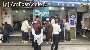 [P01] De la linistea pe care mi-a oferit-o templul Guangren, am ajuns in freamatul Cartierului Musulman, cunoscut si sub numele de Huimin Jie in Pingyin, centrul comunitatii musulmane din orasul Xi'an. » foto by geani anto
 - 
<span class="allrVoted glyphicon glyphicon-heart hidden" id="av1497542"></span>
<a class="m-l-10 hidden" id="sv1497542" onclick="voting_Foto_DelVot(,1497542,20766)" role="button">șterge vot <span class="glyphicon glyphicon-remove"></span></a>
<a id="v91497542" class=" c-red"  onclick="voting_Foto_SetVot(1497542)" role="button"><span class="glyphicon glyphicon-heart-empty"></span> <b>LIKE</b> = Votează poza</a> <img class="hidden"  id="f1497542W9" src="/imagini/loader.gif" border="0" /><span class="AjErrMes hidden" id="e1497542ErM"></span>