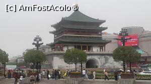 [P27] Mai tarziu, clopotele din Bell Tower anuntau trecerea timpului si situatiile de urgenta. In timpul razboaielor de revolutie chineza, turnul a fost folosit chiar si ca inchisoare pentru prizonierii politici si a ramas in picioare dupa atacul bombelor armatei japoneze. In zilele noastre se foloseste ca scena centrala pentru sarbatorirea Zilei Muncii si a Sarbatorii Nationale. » foto by geani anto
 - 
<span class="allrVoted glyphicon glyphicon-heart hidden" id="av1497568"></span>
<a class="m-l-10 hidden" id="sv1497568" onclick="voting_Foto_DelVot(,1497568,20766)" role="button">șterge vot <span class="glyphicon glyphicon-remove"></span></a>
<a id="v91497568" class=" c-red"  onclick="voting_Foto_SetVot(1497568)" role="button"><span class="glyphicon glyphicon-heart-empty"></span> <b>LIKE</b> = Votează poza</a> <img class="hidden"  id="f1497568W9" src="/imagini/loader.gif" border="0" /><span class="AjErrMes hidden" id="e1497568ErM"></span>