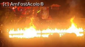 [P45] O rebeliune devastatoare a izbucnit si pe masura ce fortele rebeliunii se apropiau de capitala, imparatul Xuanzong si Yang Yuhuan au fost nevoiti sa fuga. Gardienii regali au dat vina  pe Yang si familia ei pentru rascoala, cerand  executia ei. » foto by geani anto
 - 
<span class="allrVoted glyphicon glyphicon-heart hidden" id="av1498218"></span>
<a class="m-l-10 hidden" id="sv1498218" onclick="voting_Foto_DelVot(,1498218,20766)" role="button">șterge vot <span class="glyphicon glyphicon-remove"></span></a>
<a id="v91498218" class=" c-red"  onclick="voting_Foto_SetVot(1498218)" role="button"><span class="glyphicon glyphicon-heart-empty"></span> <b>LIKE</b> = Votează poza</a> <img class="hidden"  id="f1498218W9" src="/imagini/loader.gif" border="0" /><span class="AjErrMes hidden" id="e1498218ErM"></span>