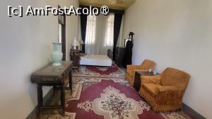 [P15] Cand soldatii lui Zhang si Yang au venit sa-l caute pe Chiang, nu au gasit pe nimeni, plecand pe munte in cautarea lui, unde l-au gasit tremurand de frig si l-au escortat inapoi la Xi'an.
 » foto by geani anto
 - 
<span class="allrVoted glyphicon glyphicon-heart hidden" id="av1502679"></span>
<a class="m-l-10 hidden" id="sv1502679" onclick="voting_Foto_DelVot(,1502679,20766)" role="button">șterge vot <span class="glyphicon glyphicon-remove"></span></a>
<a id="v91502679" class=" c-red"  onclick="voting_Foto_SetVot(1502679)" role="button"><span class="glyphicon glyphicon-heart-empty"></span> <b>LIKE</b> = Votează poza</a> <img class="hidden"  id="f1502679W9" src="/imagini/loader.gif" border="0" /><span class="AjErrMes hidden" id="e1502679ErM"></span>