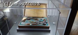 [P45] Expoziția Curtea Domnească: trusă pentru duel, jumătatea sec. 19 » foto by Carmen Ion
 - 
<span class="allrVoted glyphicon glyphicon-heart hidden" id="av1505464"></span>
<a class="m-l-10 hidden" id="sv1505464" onclick="voting_Foto_DelVot(,1505464,20792)" role="button">șterge vot <span class="glyphicon glyphicon-remove"></span></a>
<a id="v91505464" class=" c-red"  onclick="voting_Foto_SetVot(1505464)" role="button"><span class="glyphicon glyphicon-heart-empty"></span> <b>LIKE</b> = Votează poza</a> <img class="hidden"  id="f1505464W9" src="/imagini/loader.gif" border="0" /><span class="AjErrMes hidden" id="e1505464ErM"></span>