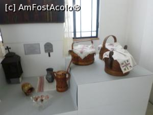 [P13] 13. Coșuri din lemn, acoperite cu ștergare țesute și cusute în casă.  » foto by doinafil
 - 
<span class="allrVoted glyphicon glyphicon-heart hidden" id="av981092"></span>
<a class="m-l-10 hidden" id="sv981092" onclick="voting_Foto_DelVot(,981092,20792)" role="button">șterge vot <span class="glyphicon glyphicon-remove"></span></a>
<a id="v9981092" class=" c-red"  onclick="voting_Foto_SetVot(981092)" role="button"><span class="glyphicon glyphicon-heart-empty"></span> <b>LIKE</b> = Votează poza</a> <img class="hidden"  id="f981092W9" src="/imagini/loader.gif" border="0" /><span class="AjErrMes hidden" id="e981092ErM"></span>