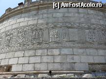 [P13] Adamclisi - Monumentul Tropaeum Traiani, de jur imprejur metope cu scene de lupta. » foto by iulianic
 - 
<span class="allrVoted glyphicon glyphicon-heart hidden" id="av323950"></span>
<a class="m-l-10 hidden" id="sv323950" onclick="voting_Foto_DelVot(,323950,20825)" role="button">șterge vot <span class="glyphicon glyphicon-remove"></span></a>
<a id="v9323950" class=" c-red"  onclick="voting_Foto_SetVot(323950)" role="button"><span class="glyphicon glyphicon-heart-empty"></span> <b>LIKE</b> = Votează poza</a> <img class="hidden"  id="f323950W9" src="/imagini/loader.gif" border="0" /><span class="AjErrMes hidden" id="e323950ErM"></span>