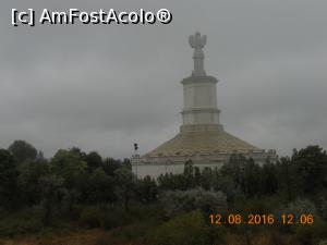 [P11] monumentul vazut de pe dealul unde se afla mormantul tumular » foto by zlatna
 - 
<span class="allrVoted glyphicon glyphicon-heart hidden" id="av779168"></span>
<a class="m-l-10 hidden" id="sv779168" onclick="voting_Foto_DelVot(,779168,20825)" role="button">șterge vot <span class="glyphicon glyphicon-remove"></span></a>
<a id="v9779168" class=" c-red"  onclick="voting_Foto_SetVot(779168)" role="button"><span class="glyphicon glyphicon-heart-empty"></span> <b>LIKE</b> = Votează poza</a> <img class="hidden"  id="f779168W9" src="/imagini/loader.gif" border="0" /><span class="AjErrMes hidden" id="e779168ErM"></span>