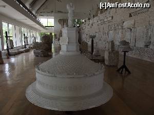 [P48] Replică a monumentului Tropaeum Traiani la scară mică » foto by irinad
 - 
<span class="allrVoted glyphicon glyphicon-heart hidden" id="av655817"></span>
<a class="m-l-10 hidden" id="sv655817" onclick="voting_Foto_DelVot(,655817,20825)" role="button">șterge vot <span class="glyphicon glyphicon-remove"></span></a>
<a id="v9655817" class=" c-red"  onclick="voting_Foto_SetVot(655817)" role="button"><span class="glyphicon glyphicon-heart-empty"></span> <b>LIKE</b> = Votează poza</a> <img class="hidden"  id="f655817W9" src="/imagini/loader.gif" border="0" /><span class="AjErrMes hidden" id="e655817ErM"></span>