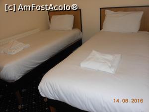 [P17] Adamton Country House Hotel - Camera 2041. Cele două paturi.  » foto by iulianic
 - 
<span class="allrVoted glyphicon glyphicon-heart hidden" id="av786528"></span>
<a class="m-l-10 hidden" id="sv786528" onclick="voting_Foto_DelVot(,786528,20968)" role="button">șterge vot <span class="glyphicon glyphicon-remove"></span></a>
<a id="v9786528" class=" c-red"  onclick="voting_Foto_SetVot(786528)" role="button"><span class="glyphicon glyphicon-heart-empty"></span> <b>LIKE</b> = Votează poza</a> <img class="hidden"  id="f786528W9" src="/imagini/loader.gif" border="0" /><span class="AjErrMes hidden" id="e786528ErM"></span>