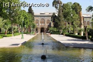 [P01] Teheran, Complexul Golestan, Palatul Principal și bazinul din grădină » foto by mprofeanu
 - 
<span class="allrVoted glyphicon glyphicon-heart hidden" id="av852156"></span>
<a class="m-l-10 hidden" id="sv852156" onclick="voting_Foto_DelVot(,852156,20993)" role="button">șterge vot <span class="glyphicon glyphicon-remove"></span></a>
<a id="v9852156" class=" c-red"  onclick="voting_Foto_SetVot(852156)" role="button"><span class="glyphicon glyphicon-heart-empty"></span> <b>LIKE</b> = Votează poza</a> <img class="hidden"  id="f852156W9" src="/imagini/loader.gif" border="0" /><span class="AjErrMes hidden" id="e852156ErM"></span>