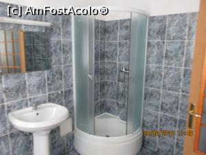 [P08] cabina de dus » foto by adri-nico
 - 
<span class="allrVoted glyphicon glyphicon-heart hidden" id="av788389"></span>
<a class="m-l-10 hidden" id="sv788389" onclick="voting_Foto_DelVot(,788389,20999)" role="button">șterge vot <span class="glyphicon glyphicon-remove"></span></a>
<a id="v9788389" class=" c-red"  onclick="voting_Foto_SetVot(788389)" role="button"><span class="glyphicon glyphicon-heart-empty"></span> <b>LIKE</b> = Votează poza</a> <img class="hidden"  id="f788389W9" src="/imagini/loader.gif" border="0" /><span class="AjErrMes hidden" id="e788389ErM"></span>