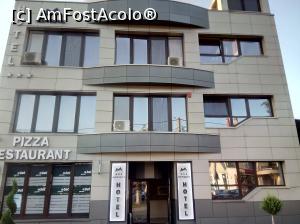 [P01] Hotel Montana Viseul de Sus -fatada » foto by ile57b
 - 
<span class="allrVoted glyphicon glyphicon-heart hidden" id="av1358784"></span>
<a class="m-l-10 hidden" id="sv1358784" onclick="voting_Foto_DelVot(,1358784,21045)" role="button">șterge vot <span class="glyphicon glyphicon-remove"></span></a>
<a id="v91358784" class=" c-red"  onclick="voting_Foto_SetVot(1358784)" role="button"><span class="glyphicon glyphicon-heart-empty"></span> <b>LIKE</b> = Votează poza</a> <img class="hidden"  id="f1358784W9" src="/imagini/loader.gif" border="0" /><span class="AjErrMes hidden" id="e1358784ErM"></span>