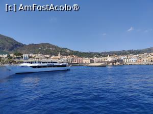 [P28] Intrăm în portul din Lipari » foto by crismis
 - 
<span class="allrVoted glyphicon glyphicon-heart hidden" id="av1498757"></span>
<a class="m-l-10 hidden" id="sv1498757" onclick="voting_Foto_DelVot(,1498757,21065)" role="button">șterge vot <span class="glyphicon glyphicon-remove"></span></a>
<a id="v91498757" class=" c-red"  onclick="voting_Foto_SetVot(1498757)" role="button"><span class="glyphicon glyphicon-heart-empty"></span> <b>LIKE</b> = Votează poza</a> <img class="hidden"  id="f1498757W9" src="/imagini/loader.gif" border="0" /><span class="AjErrMes hidden" id="e1498757ErM"></span>