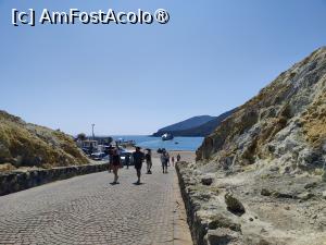 [P07] Am debarcat pe insula Vulcano; o privire înapoi, către port » foto by crismis
 - 
<span class="allrVoted glyphicon glyphicon-heart hidden" id="av1498736"></span>
<a class="m-l-10 hidden" id="sv1498736" onclick="voting_Foto_DelVot(,1498736,21065)" role="button">șterge vot <span class="glyphicon glyphicon-remove"></span></a>
<a id="v91498736" class=" c-red"  onclick="voting_Foto_SetVot(1498736)" role="button"><span class="glyphicon glyphicon-heart-empty"></span> <b>LIKE</b> = Votează poza</a> <img class="hidden"  id="f1498736W9" src="/imagini/loader.gif" border="0" /><span class="AjErrMes hidden" id="e1498736ErM"></span>