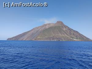 [P75] Insula Stromboli și Sciara Del Fuoco (pe stânga) » foto by crismis
 - 
<span class="allrVoted glyphicon glyphicon-heart hidden" id="av1498804"></span>
<a class="m-l-10 hidden" id="sv1498804" onclick="voting_Foto_DelVot(,1498804,21065)" role="button">șterge vot <span class="glyphicon glyphicon-remove"></span></a>
<a id="v91498804" class=" c-red"  onclick="voting_Foto_SetVot(1498804)" role="button"><span class="glyphicon glyphicon-heart-empty"></span> <b>LIKE</b> = Votează poza</a> <img class="hidden"  id="f1498804W9" src="/imagini/loader.gif" border="0" /><span class="AjErrMes hidden" id="e1498804ErM"></span>