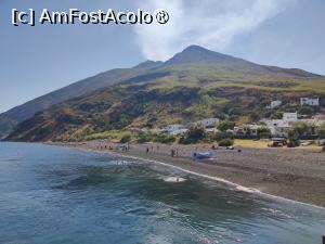 [P77] Insula Stromboli; plaja cu nisip negru și, pe fundal, mărețul vulcan fumegând » foto by crismis
 - 
<span class="allrVoted glyphicon glyphicon-heart hidden" id="av1498806"></span>
<a class="m-l-10 hidden" id="sv1498806" onclick="voting_Foto_DelVot(,1498806,21065)" role="button">șterge vot <span class="glyphicon glyphicon-remove"></span></a>
<a id="v91498806" class=" c-red"  onclick="voting_Foto_SetVot(1498806)" role="button"><span class="glyphicon glyphicon-heart-empty"></span> <b>LIKE</b> = Votează poza</a> <img class="hidden"  id="f1498806W9" src="/imagini/loader.gif" border="0" /><span class="AjErrMes hidden" id="e1498806ErM"></span>