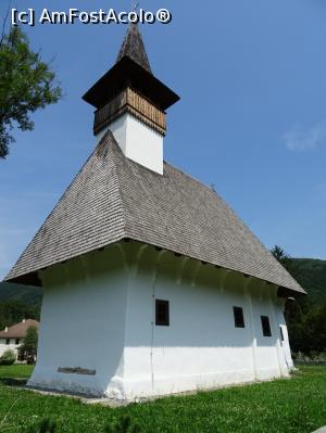 [P10] Biserica de lemn - o bijuterie arhitecturală.  » foto by tata123 🔱
 - 
<span class="allrVoted glyphicon glyphicon-heart hidden" id="av1105628"></span>
<a class="m-l-10 hidden" id="sv1105628" onclick="voting_Foto_DelVot(,1105628,21083)" role="button">șterge vot <span class="glyphicon glyphicon-remove"></span></a>
<a id="v91105628" class=" c-red"  onclick="voting_Foto_SetVot(1105628)" role="button"><span class="glyphicon glyphicon-heart-empty"></span> <b>LIKE</b> = Votează poza</a> <img class="hidden"  id="f1105628W9" src="/imagini/loader.gif" border="0" /><span class="AjErrMes hidden" id="e1105628ErM"></span>