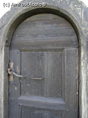 [P05] Ușă de acces în biserica de lemn - Mănăstirea Lupșa.  » foto by tata123 🔱
 - 
<span class="allrVoted glyphicon glyphicon-heart hidden" id="av1105623"></span>
<a class="m-l-10 hidden" id="sv1105623" onclick="voting_Foto_DelVot(,1105623,21083)" role="button">șterge vot <span class="glyphicon glyphicon-remove"></span></a>
<a id="v91105623" class=" c-red"  onclick="voting_Foto_SetVot(1105623)" role="button"><span class="glyphicon glyphicon-heart-empty"></span> <b>LIKE</b> = Votează poza</a> <img class="hidden"  id="f1105623W9" src="/imagini/loader.gif" border="0" /><span class="AjErrMes hidden" id="e1105623ErM"></span>