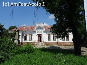[P04] Biblioteca Municipală „Virgil Carianopol” (în curs de restaurare) și monumentul din curte - Caracal.  » foto by tata123 🔱
 - 
<span class="allrVoted glyphicon glyphicon-heart hidden" id="av1083956"></span>
<a class="m-l-10 hidden" id="sv1083956" onclick="voting_Foto_DelVot(,1083956,21093)" role="button">șterge vot <span class="glyphicon glyphicon-remove"></span></a>
<a id="v91083956" class=" c-red"  onclick="voting_Foto_SetVot(1083956)" role="button"><span class="glyphicon glyphicon-heart-empty"></span> <b>LIKE</b> = Votează poza</a> <img class="hidden"  id="f1083956W9" src="/imagini/loader.gif" border="0" /><span class="AjErrMes hidden" id="e1083956ErM"></span>