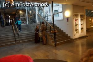 [P03] Responsabilii cu muzica de fond - în ton cu una din tematicile muzeului.  » foto by Utube
 - 
<span class="allrVoted glyphicon glyphicon-heart hidden" id="av819206"></span>
<a class="m-l-10 hidden" id="sv819206" onclick="voting_Foto_DelVot(,819206,21101)" role="button">șterge vot <span class="glyphicon glyphicon-remove"></span></a>
<a id="v9819206" class=" c-red"  onclick="voting_Foto_SetVot(819206)" role="button"><span class="glyphicon glyphicon-heart-empty"></span> <b>LIKE</b> = Votează poza</a> <img class="hidden"  id="f819206W9" src="/imagini/loader.gif" border="0" /><span class="AjErrMes hidden" id="e819206ErM"></span>