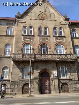 [P09] Fosta Școală de fete, cu mozaicul deasupra ferestrelor de la ultimul nivel.  » foto by ioana5
 - 
<span class="allrVoted glyphicon glyphicon-heart hidden" id="av1008828"></span>
<a class="m-l-10 hidden" id="sv1008828" onclick="voting_Foto_DelVot(,1008828,21135)" role="button">șterge vot <span class="glyphicon glyphicon-remove"></span></a>
<a id="v91008828" class=" c-red"  onclick="voting_Foto_SetVot(1008828)" role="button"><span class="glyphicon glyphicon-heart-empty"></span> <b>LIKE</b> = Votează poza</a> <img class="hidden"  id="f1008828W9" src="/imagini/loader.gif" border="0" /><span class="AjErrMes hidden" id="e1008828ErM"></span>